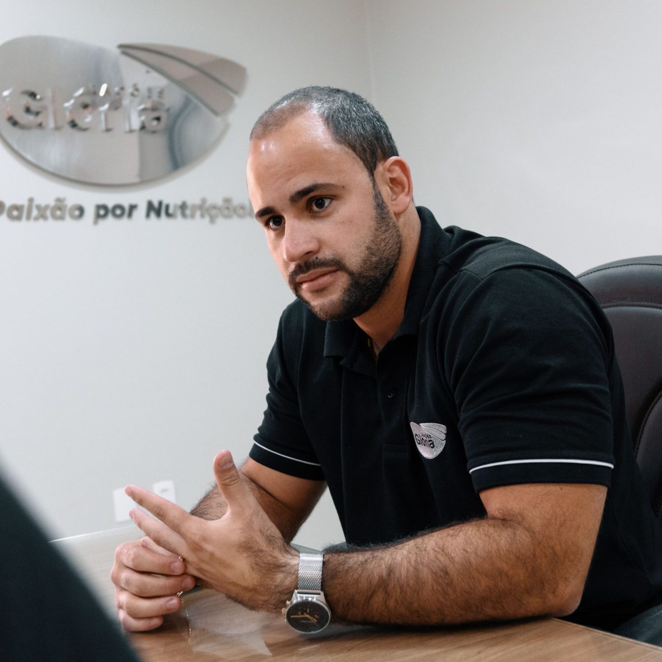 Reunião estratégica com a equipe administrativa para impulsionar ainda mais o sucesso da Glória! Na foto, Vinicius, o nosso gestor!